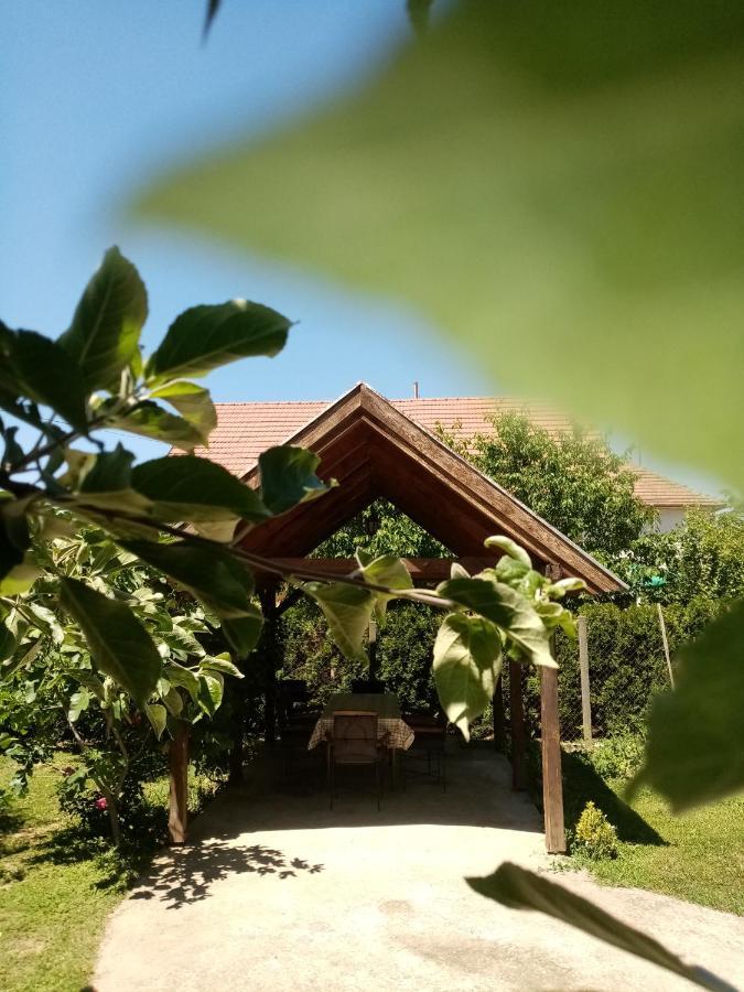Apartman Flora Vrdnik Zewnętrze zdjęcie